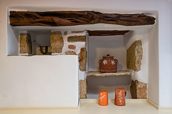 Traditional Cycladic corner with pottery at Alosanthos House