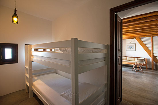 Two-storey bed in the children's room of the alosanthos house in Folegandros