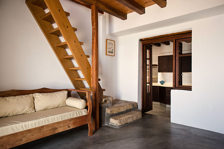 The interior of the rented residence in Folegandros